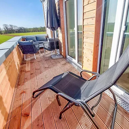Ferienhaus Deichbude - Modernes Fuer 4 Personen Tossens